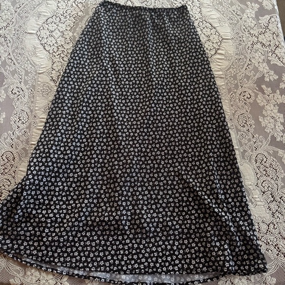 navy blue floral maxi skirt - Picture 2 of 4